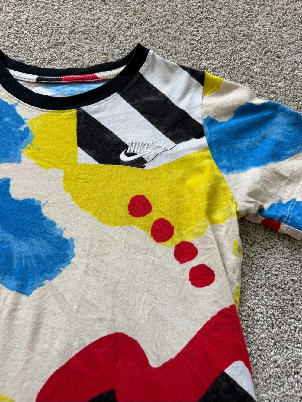 Boys Nike Abstract Graphic Tee- Size Large
